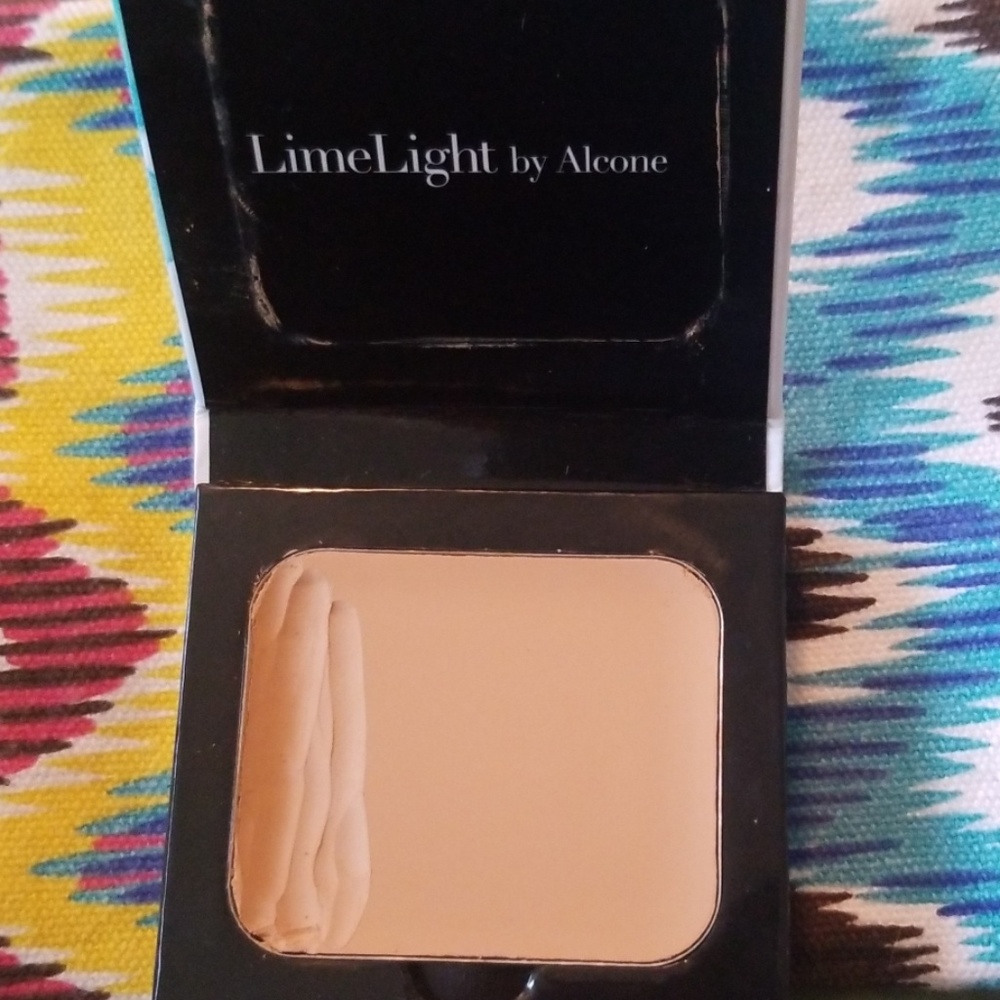 LimeLight By Alcone foundation